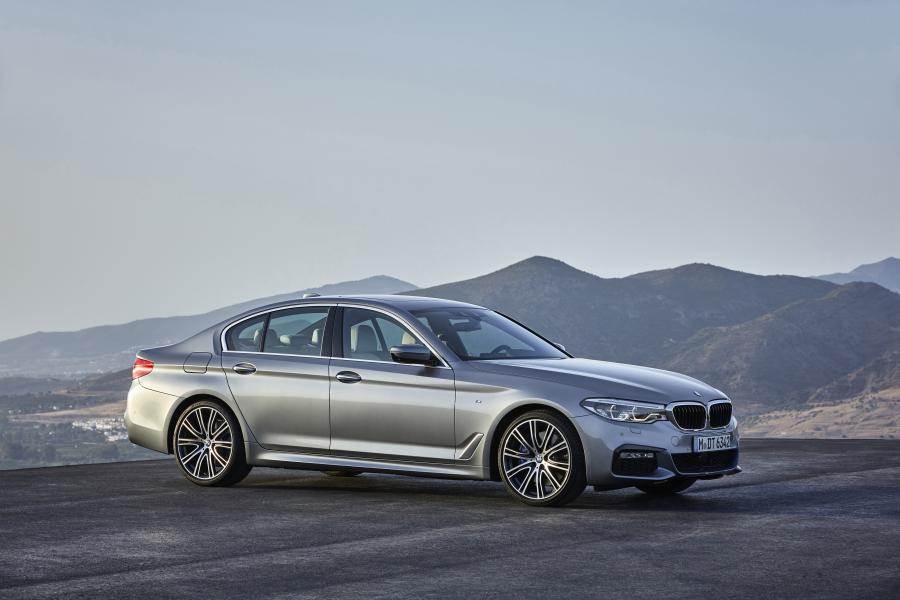  BMW 540i Sedan M Sport 2017 года  (WW) (фото 20 из 98)